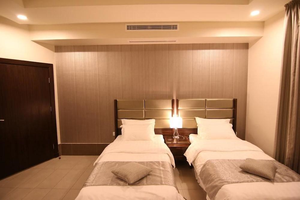 Fakhamet Al Hamra Hotel Apartments