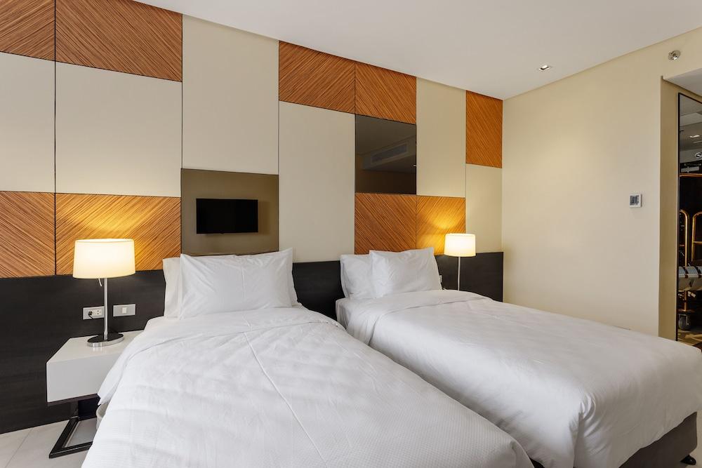 Summit Hotel Tacloban