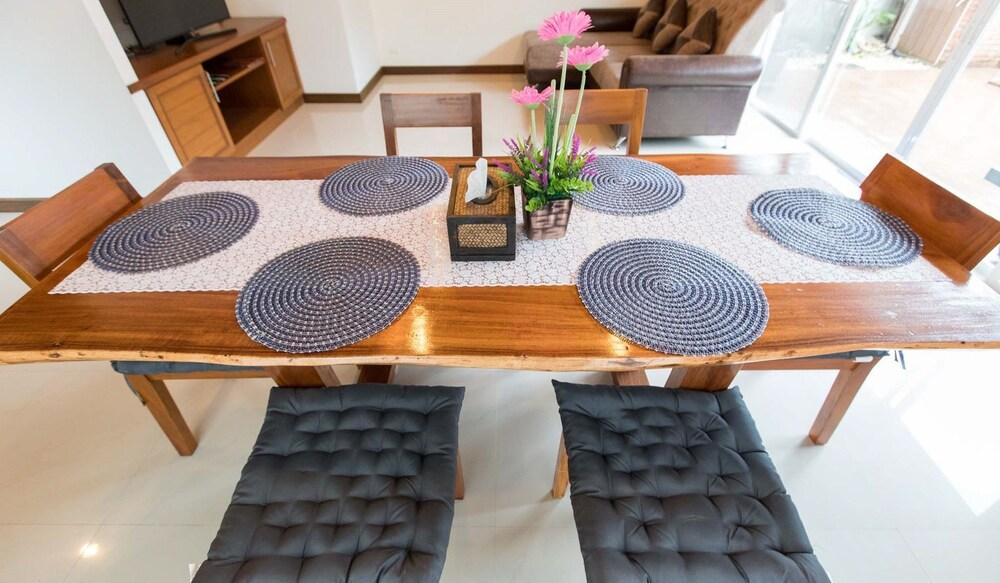 Baanmanchusa Thai Villa