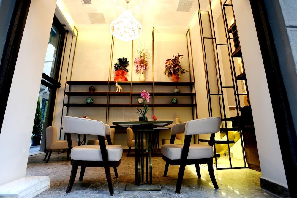 Fuga Hotel Constantinidis