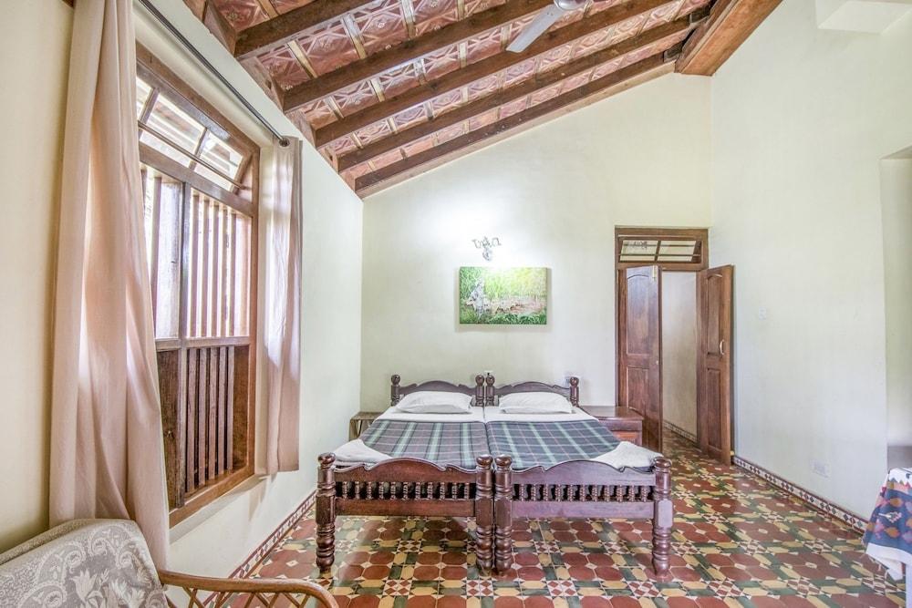 GuestHouser 1 BR Boutique stay ce2d