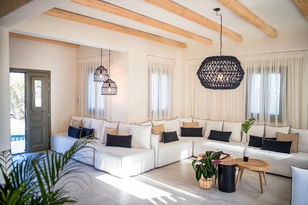 Melidron Hotel & Suites