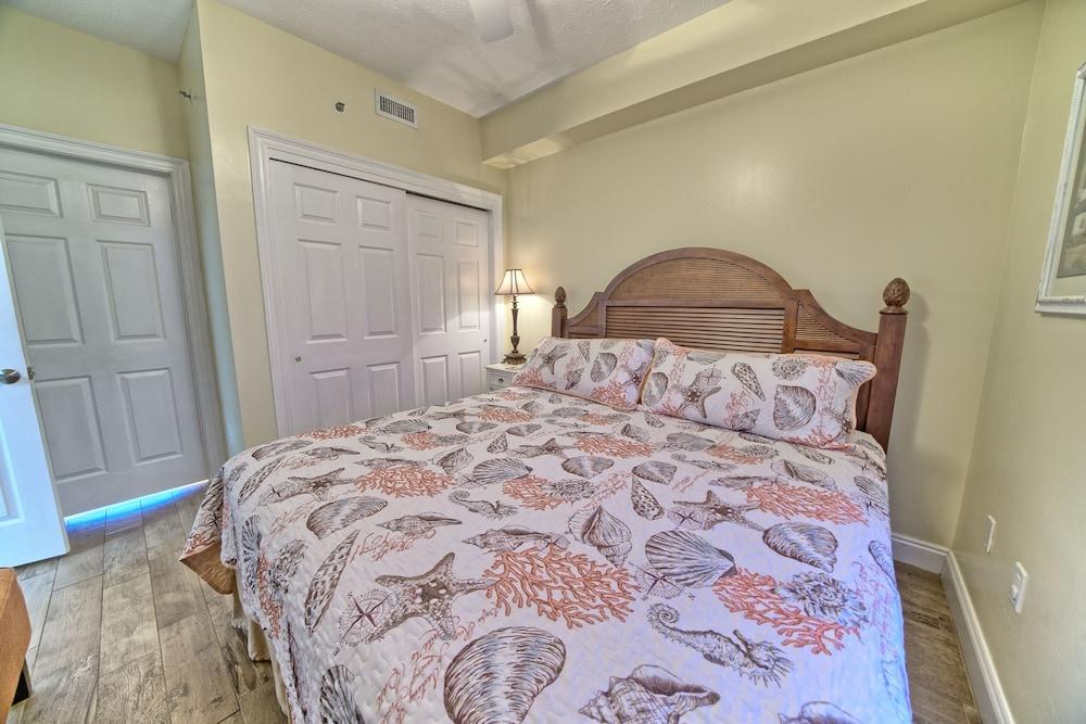 Roomy Condo with Pool and Beach Access - Unit 0502 by RedAwning