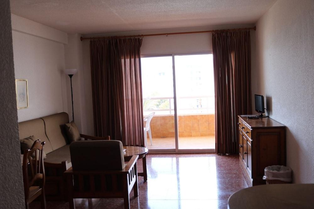 Apartamentos Florazar II