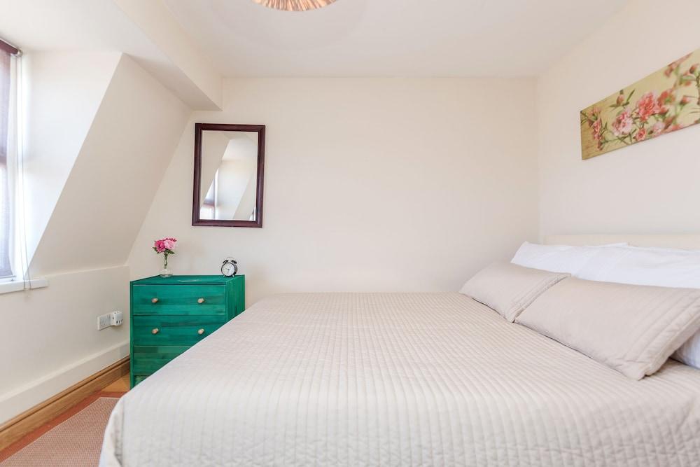 Lovely Apartment Angel