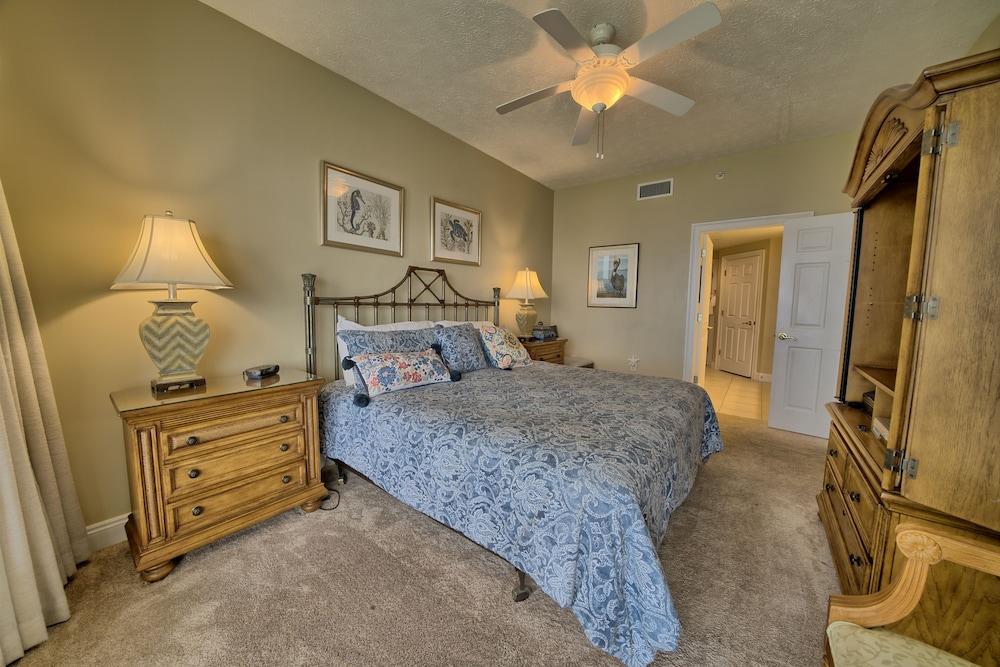 Luxurious High-Rise Condo with Direct Beach Access & Beachside Pool - Unit 2105 by RedAwning