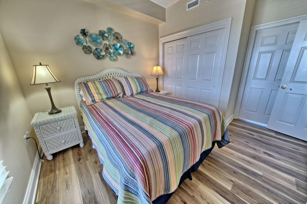 Stunning Ocean View Condo with Direct Access to Beach - Unit 1506 by RedAwning