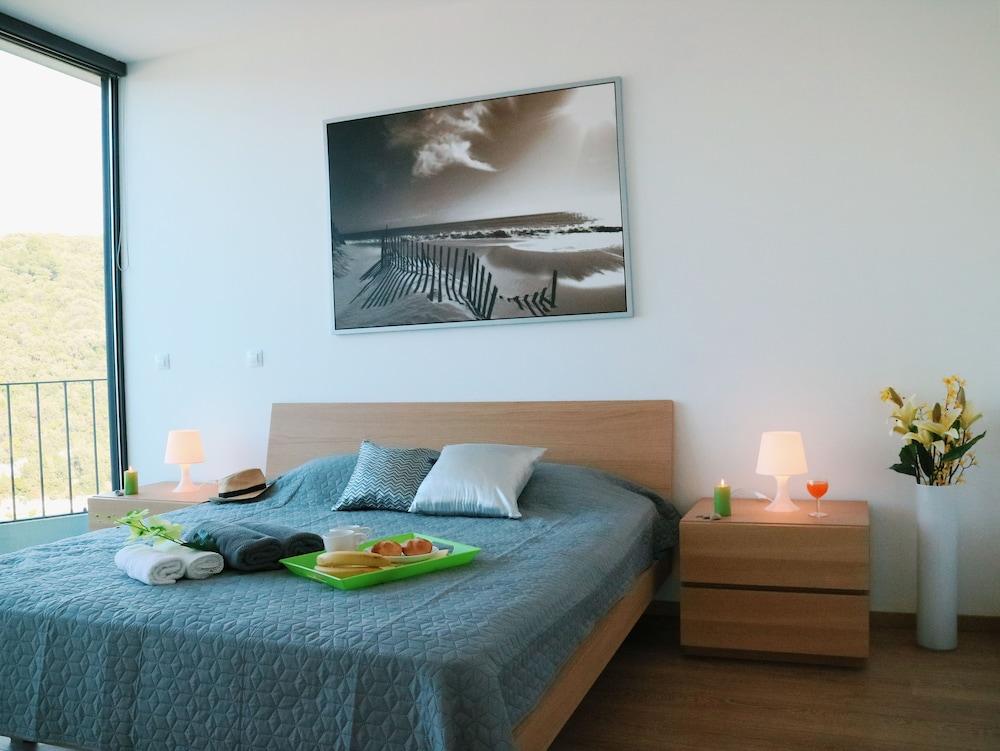 White Cloud Apartments