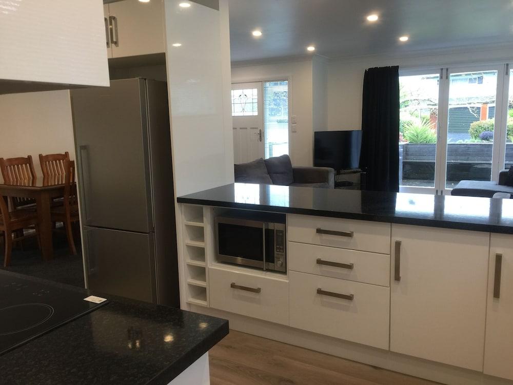 3 & 4 Bedroom Houses in Seaview Crescent