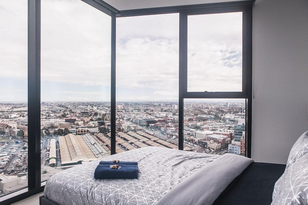 Lighthouse Apartments