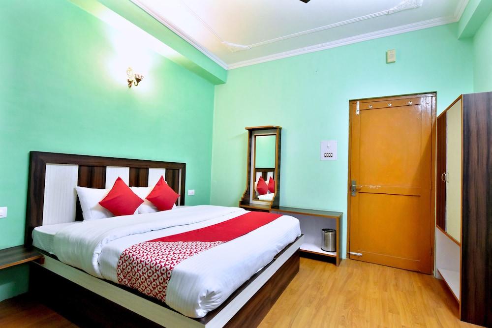 OYO 12740 Hotel Amandeep