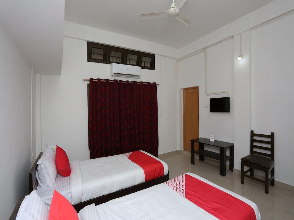 OYO 10912 Nirman Residency