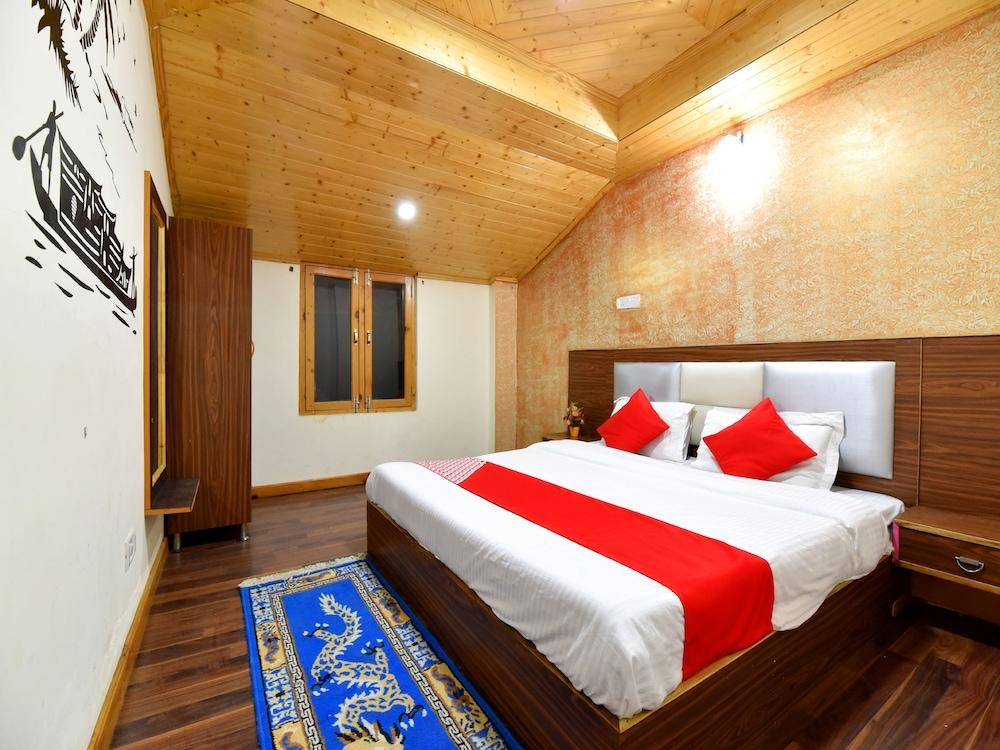 OYO 13267 Hillside Valley