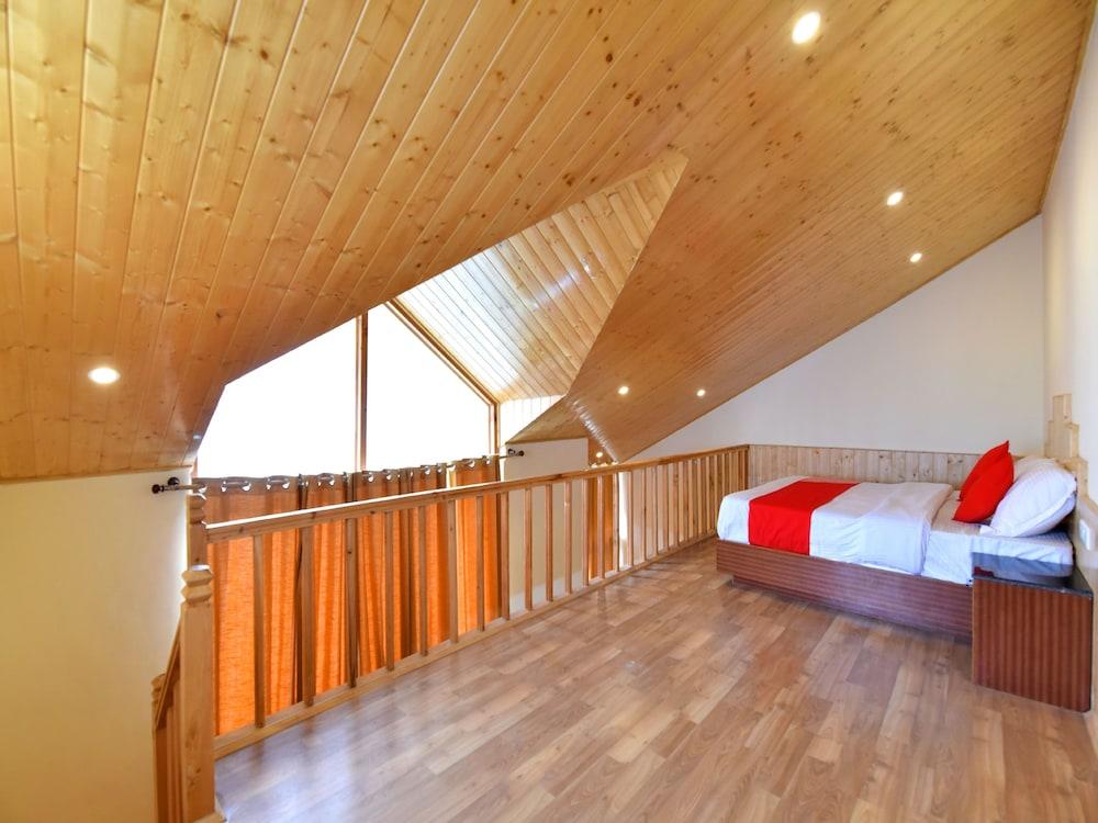 OYO 13356 Himachal Heights