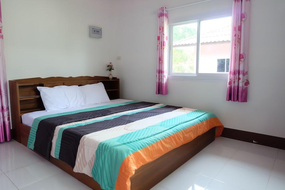 Baan Klang Nam Resort