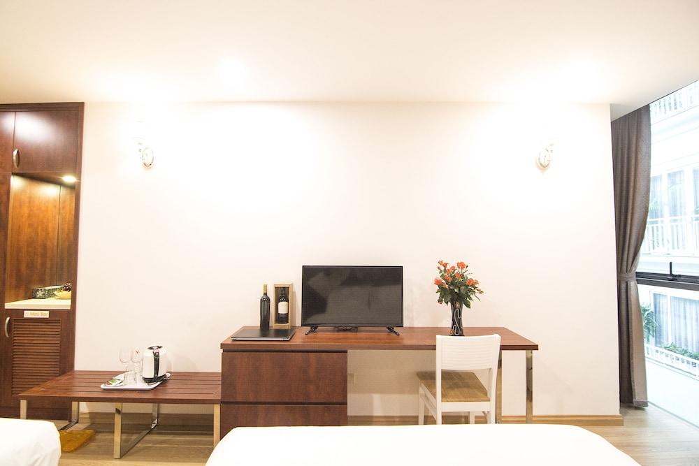 Canary Hotel & Apartment