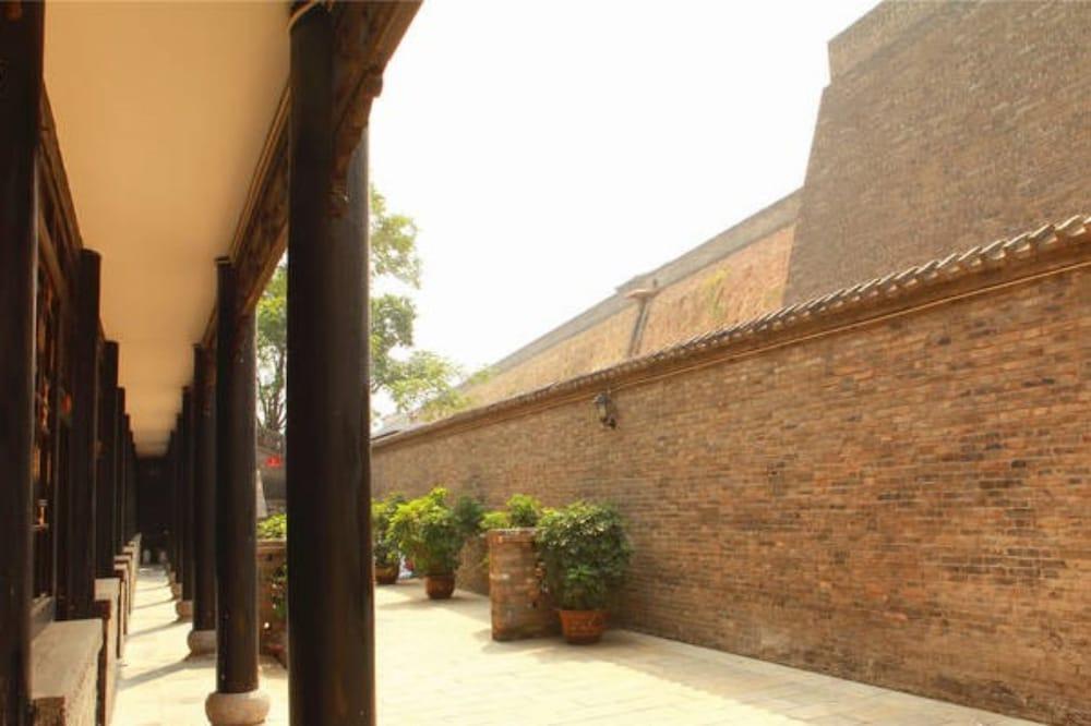 Pingyao Yunlu Inn