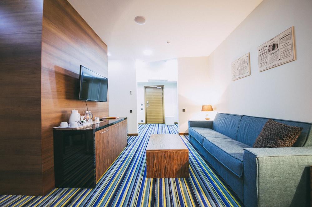 LAVICON Hotel Collection