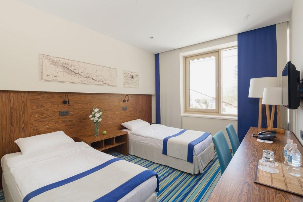 LAVICON Hotel Collection