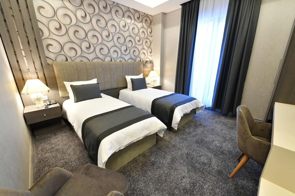 D'Lux Boutique Hotel