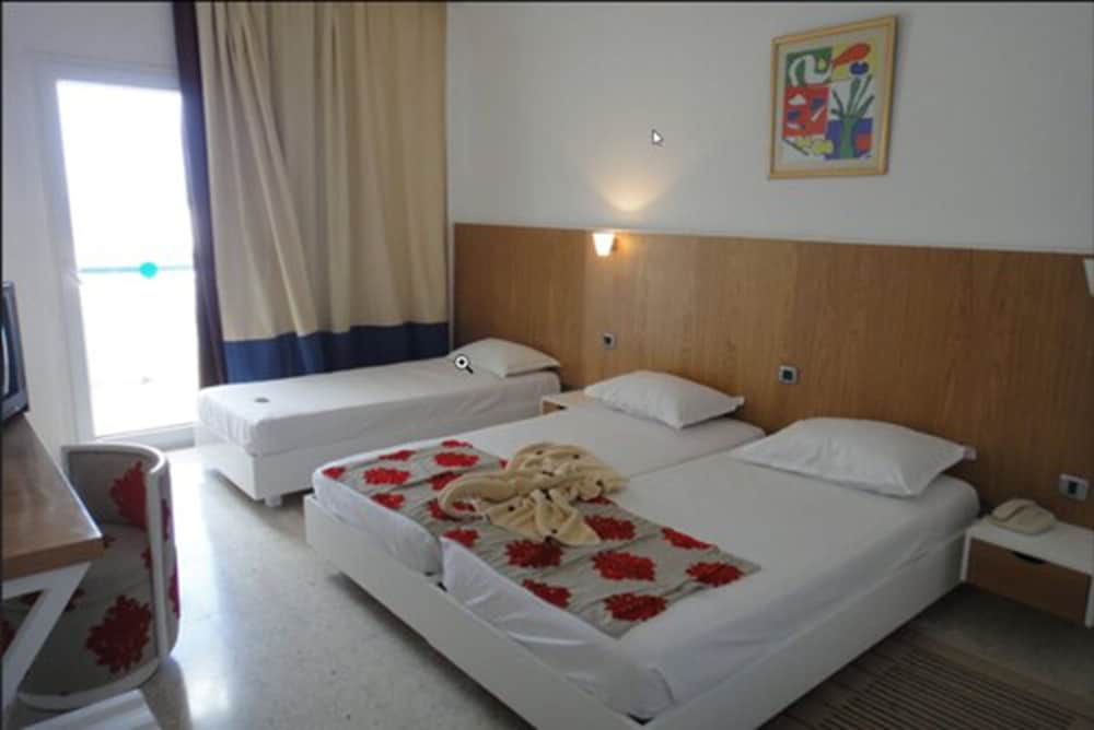 Palmyra Holiday Resort & Spa