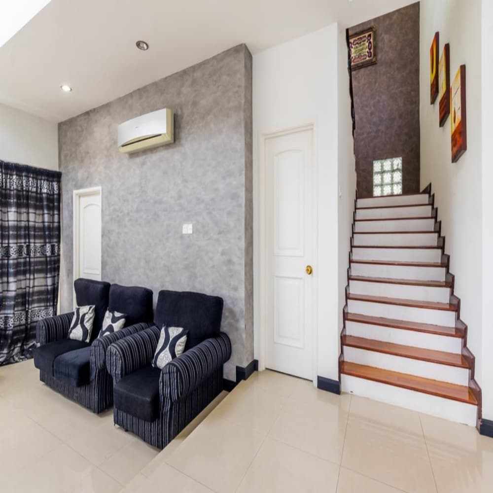 Royal Luxury Bukit Ceylon