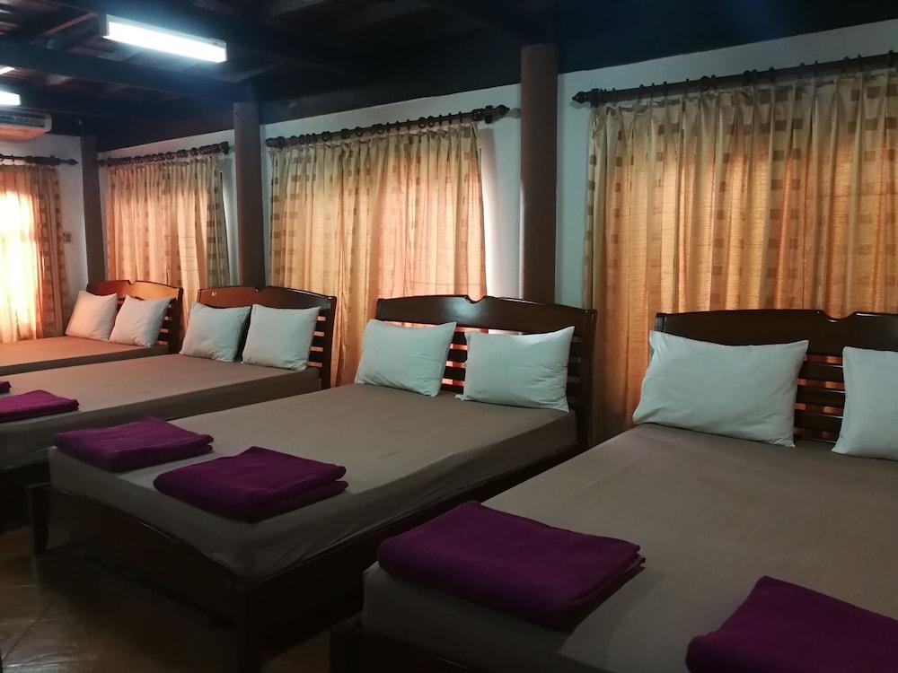 Kumkhumsriwangchai Amphawa