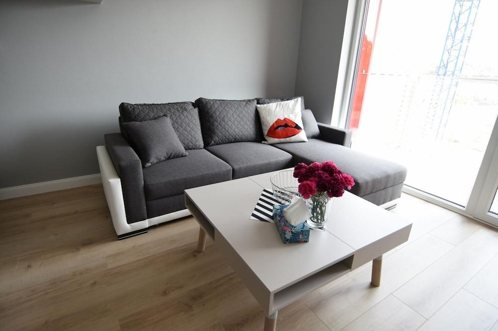 Estate Center Rooms Zajezdnia