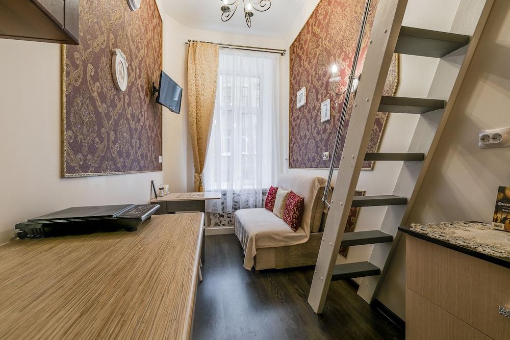 Sokroma Aristocrat Home Aparts