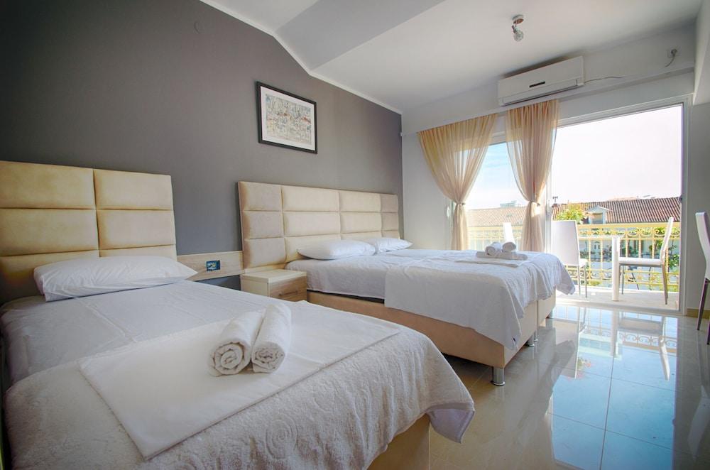 Villa Velzon Guesthouse