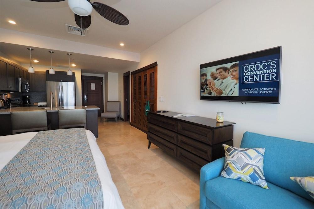 Premium Oceanfront Jaco Studio 7701 by CRHR