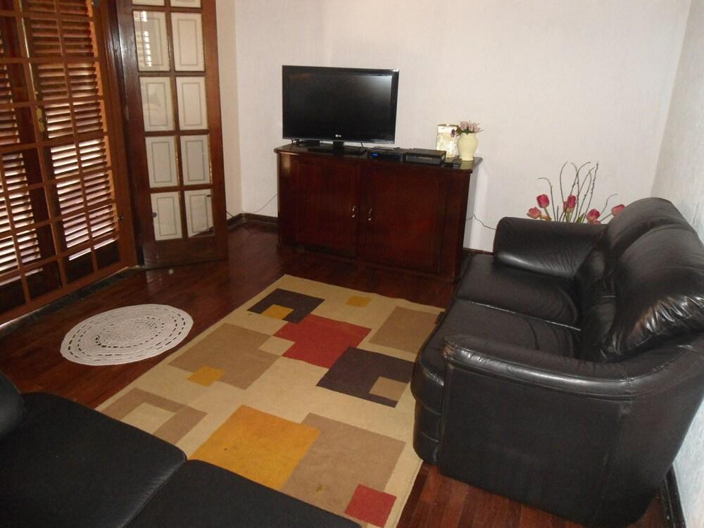 Hostel Lú Confortável