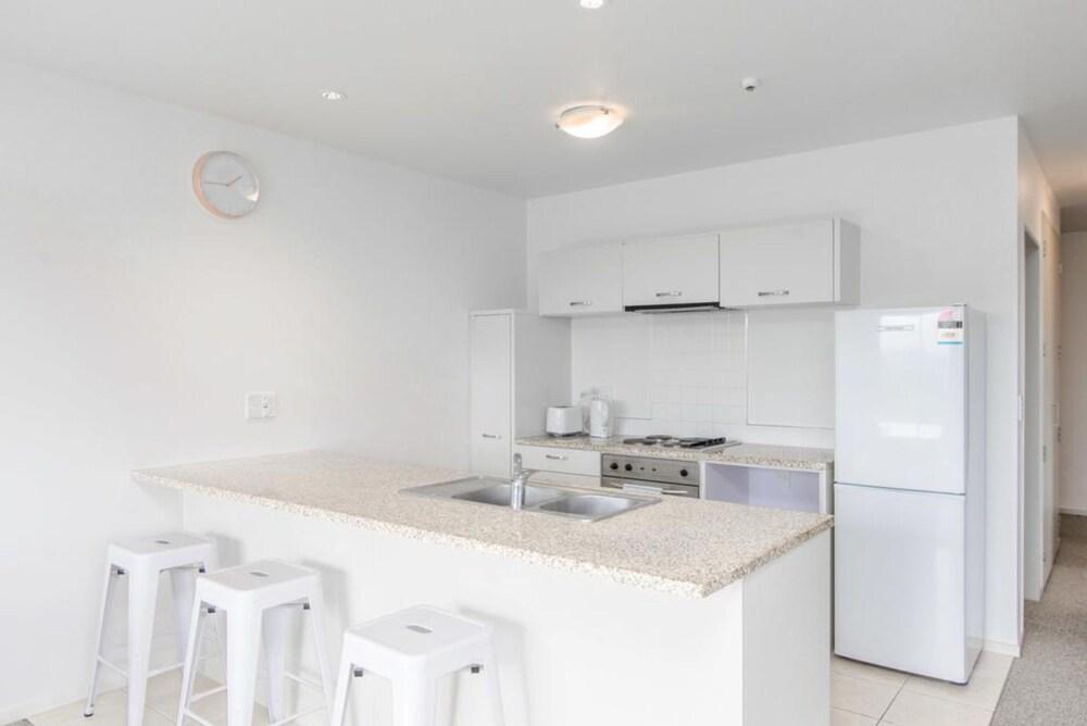 Cozy & Contemporary Apartment