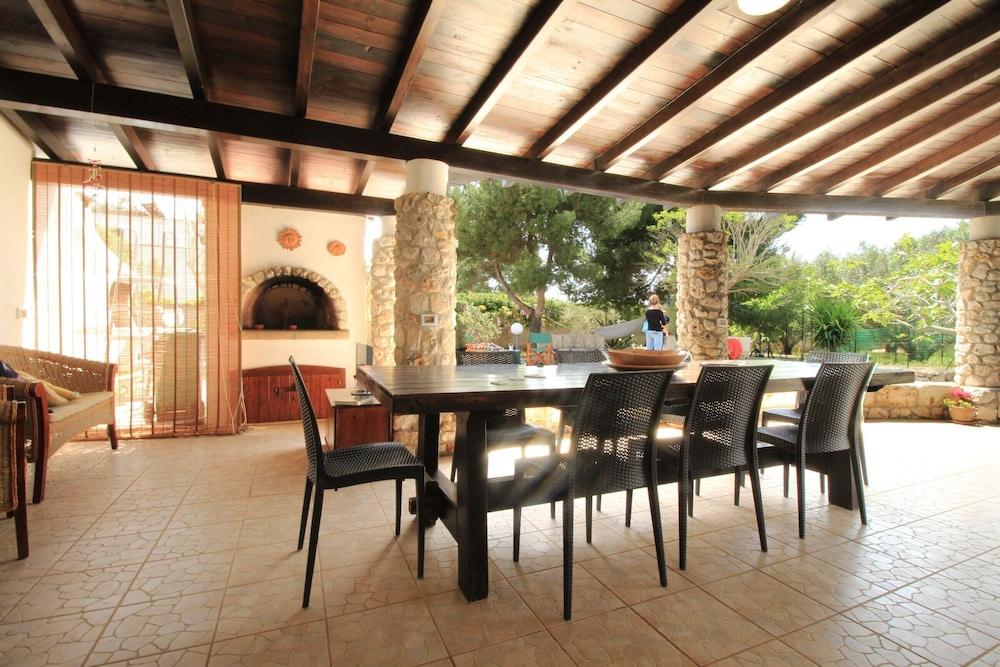 Dora Lovely Country Home