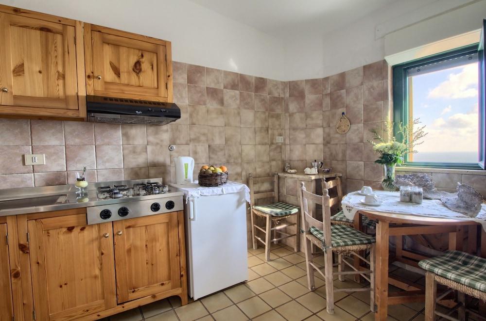 Trullo Ulivo Pool Complex