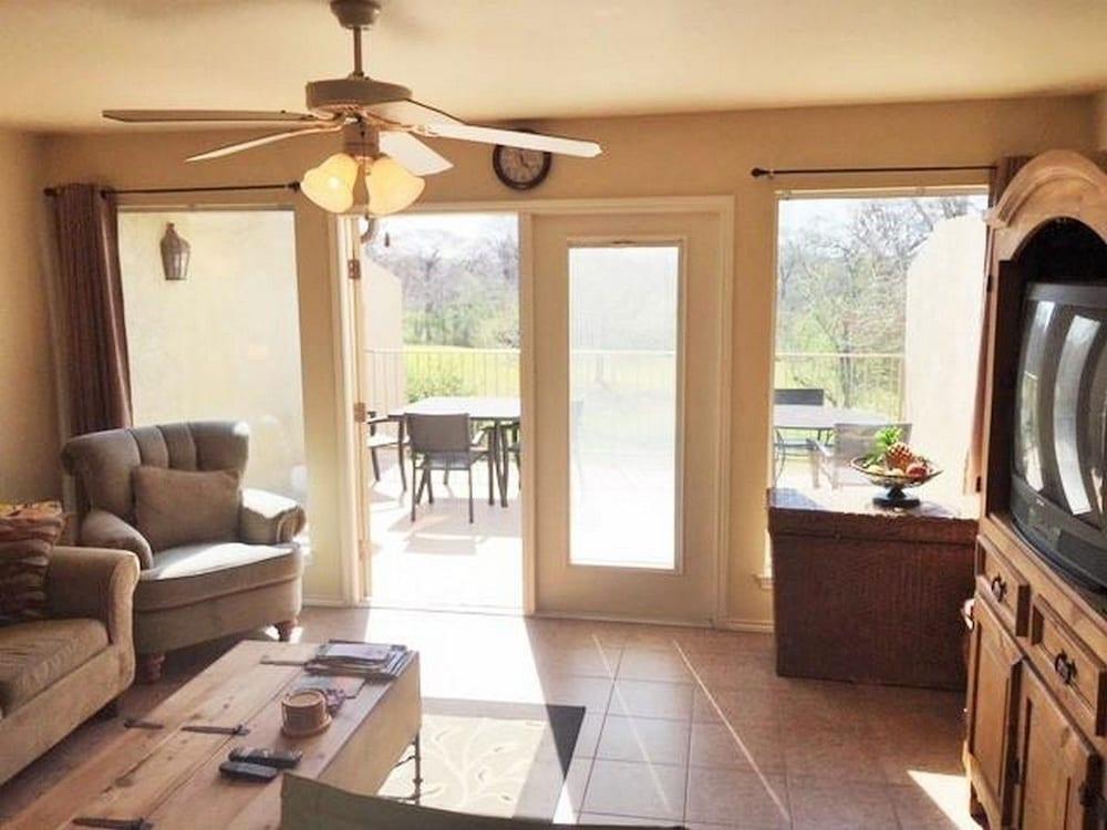 5 O'Clock Somewhere! WWH302 Apartment 2 New