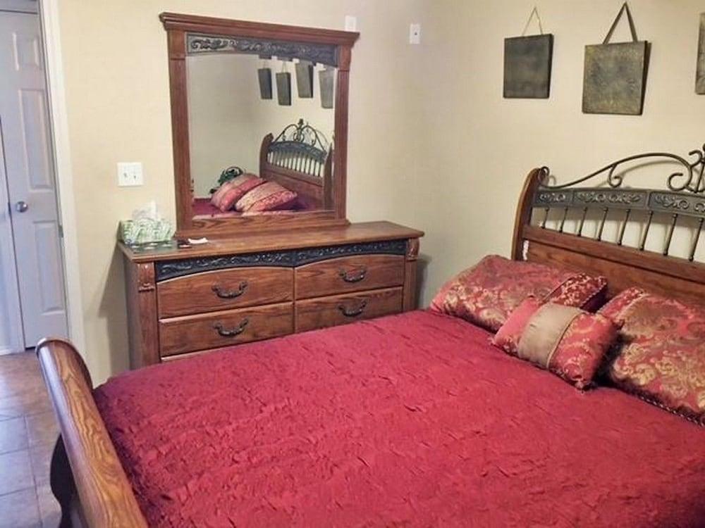 5 O'Clock Somewhere! WWH302 Apartment 2 New