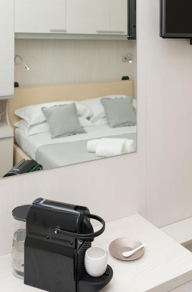 Andenis Luxury House