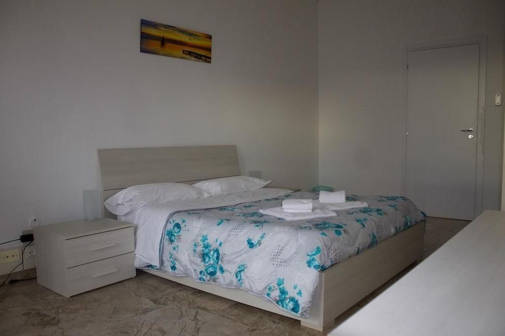 MyRoom CenterStation