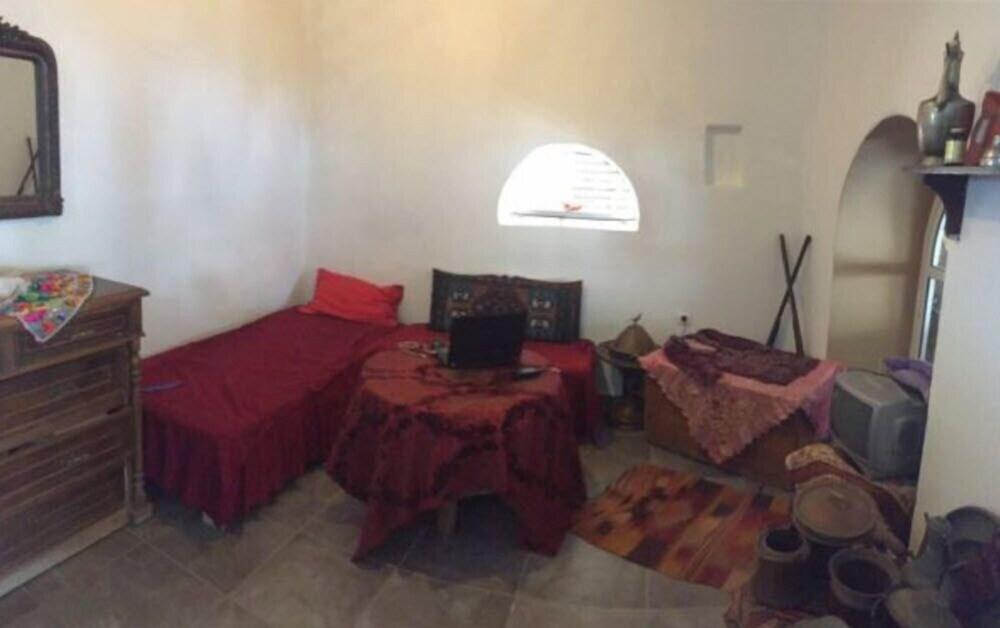 Dantel Restaurant & Pension