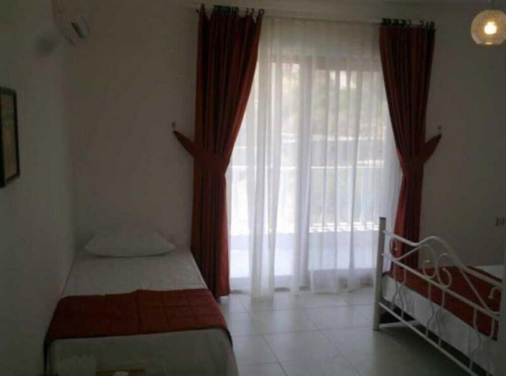 Dantel Restaurant & Pension