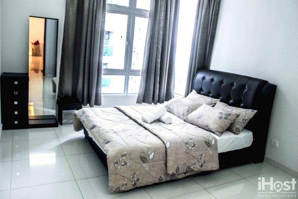 Royal Regent Condominium by iHost