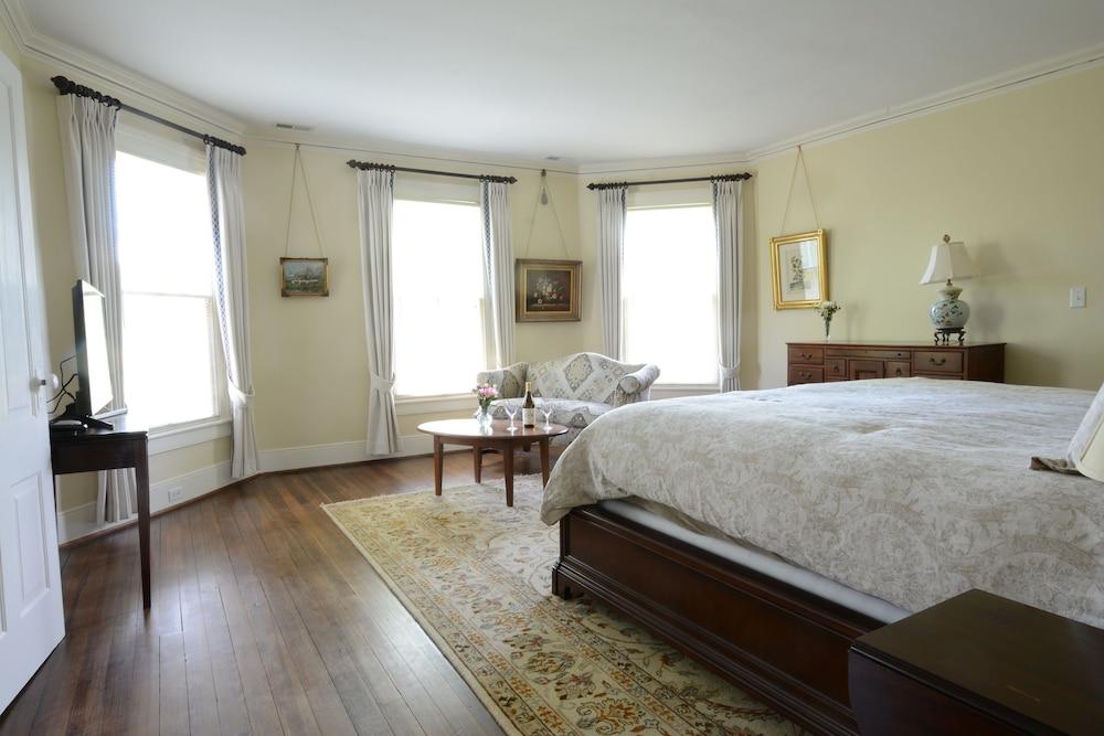 Woodville Bed and Breakfast