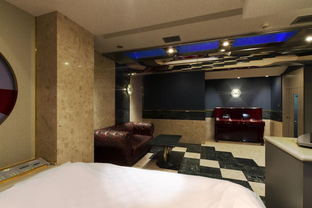 HOTEL G7 - Adults Only