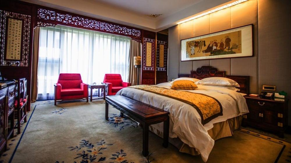 Imperial Palace Hotel