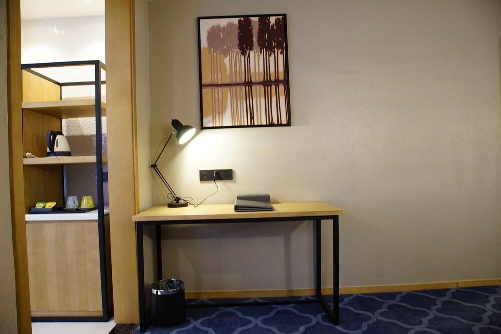 One Flight Apartment Bao'an Branch