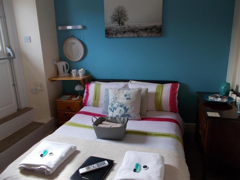 The White Lion Hotel