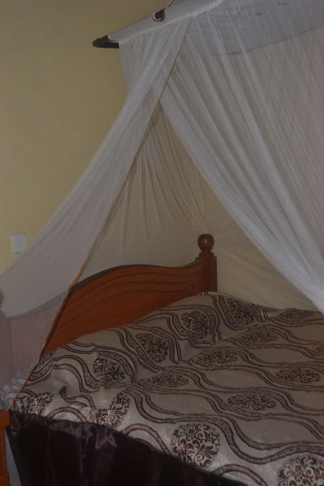 Location Plaza Restaurant