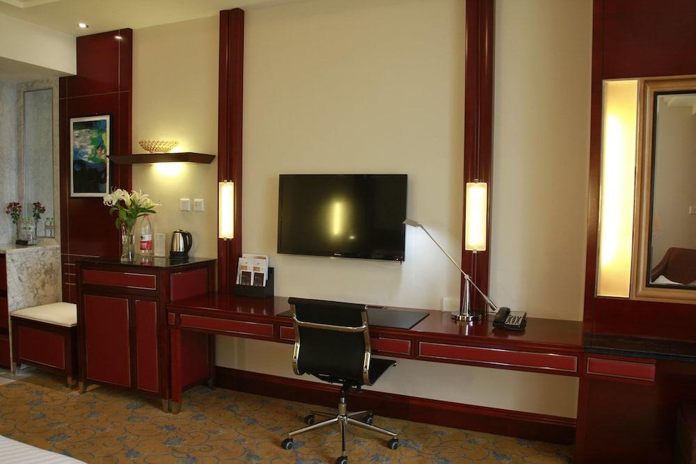 Xiaogan Yuji Grand Hotel