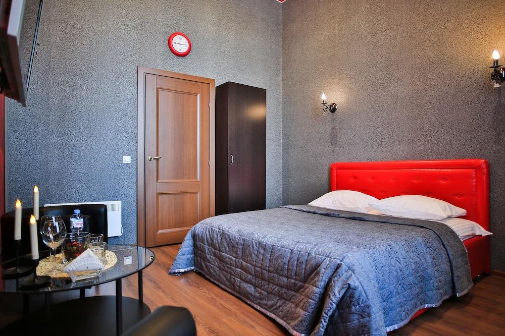 Mini-Hotel on Dunayskom